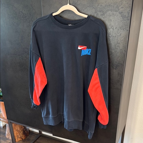 Nike Black and Red Crewneck Sweater - Picture 1 of 5